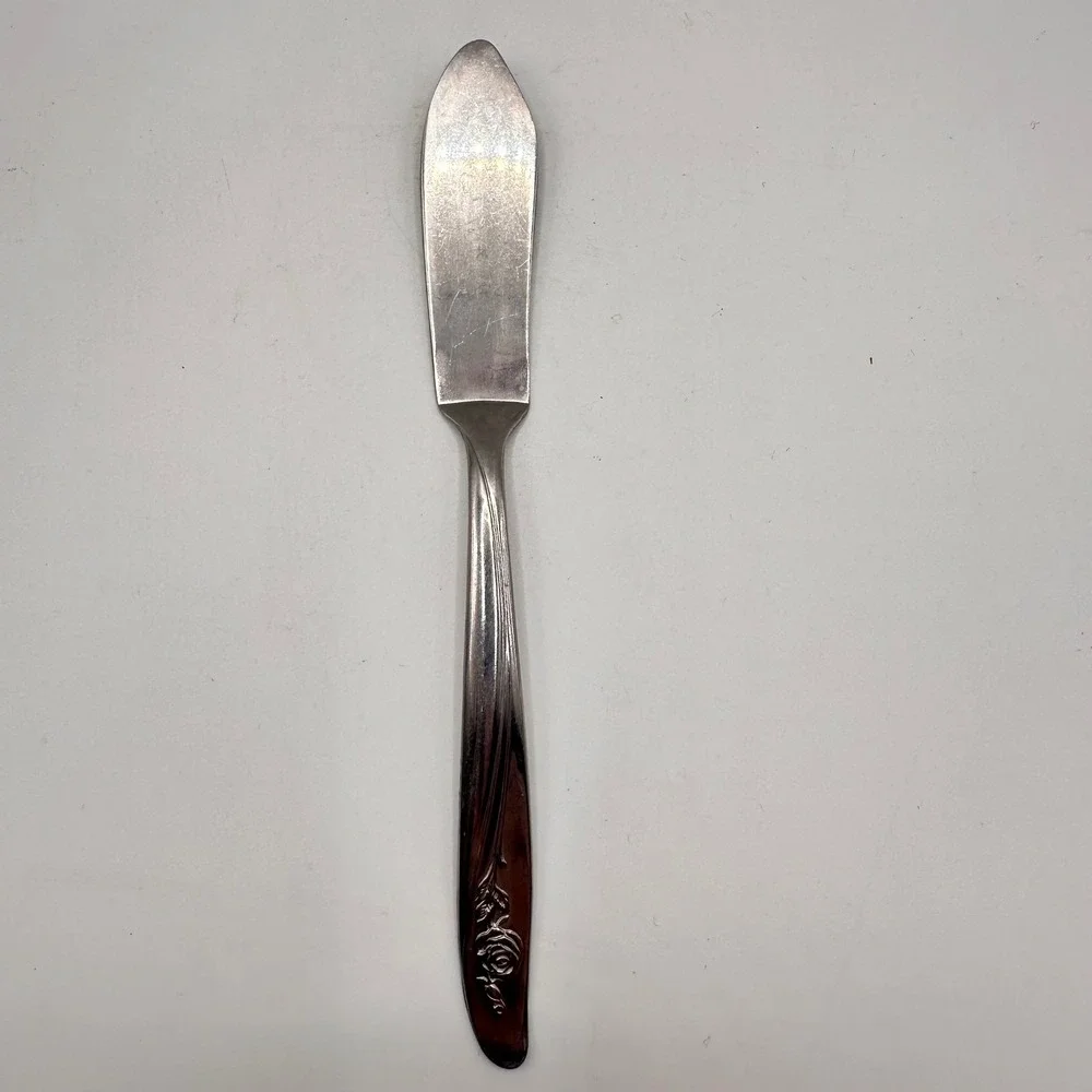 Oneida Custom Stainless Roseanne‎ Master Butter Knife Rose Floral Spreader 6.75